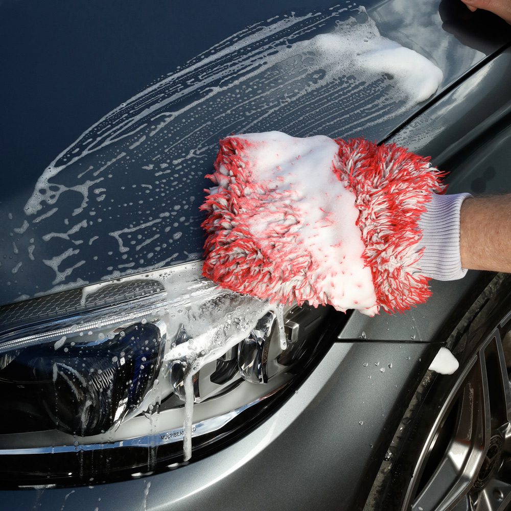 How to wash your car without damaging the paint Image