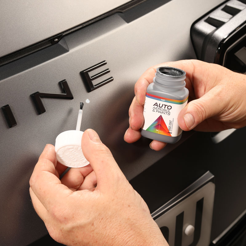 How to remove light marks, scuffs and scratches without damaging your car paint Image
